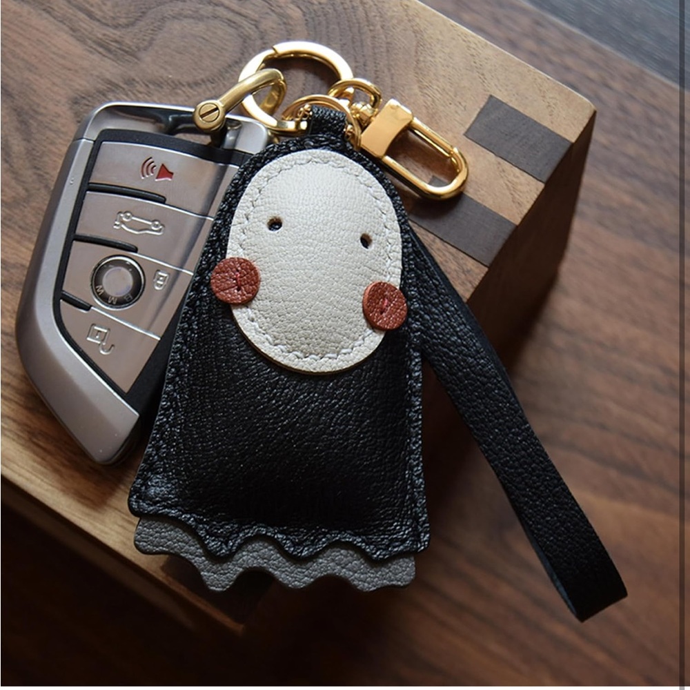 NEW Bag Charm No Face Spirited Away Keychain Black White Miyazaki - Picture 2 of 7